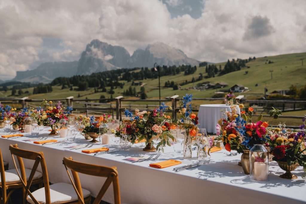 Stunning table settings in intimate elopement, Secede Italy. By Christin Eide Photography